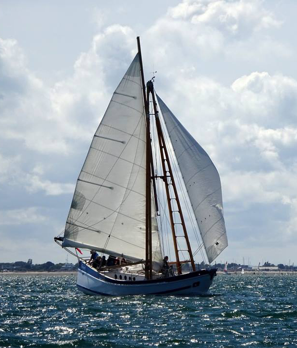 Boleh with a following wind off Chichester Harbour entrance